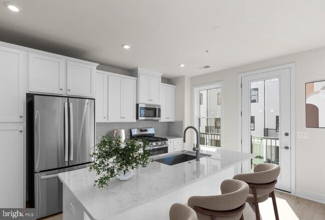 Building Photo - 21764 Dollis Hl Ter