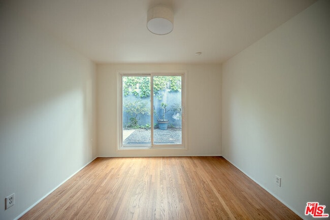 Building Photo - 4141 Verdugo View Dr