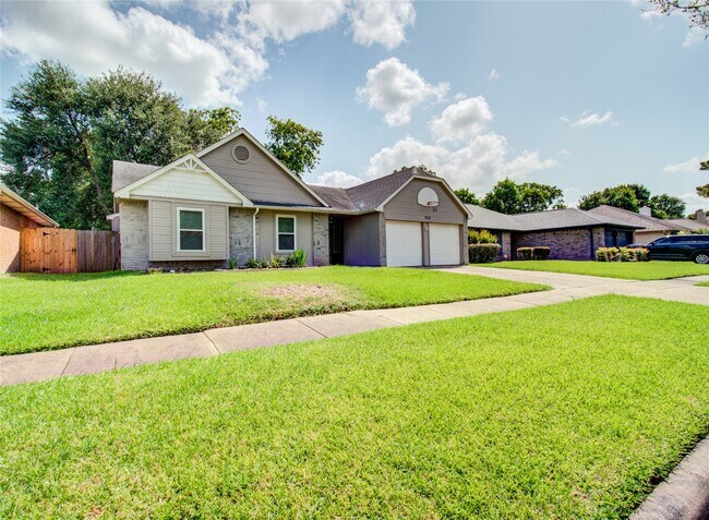 Building Photo - 7114 Buchanan Dr