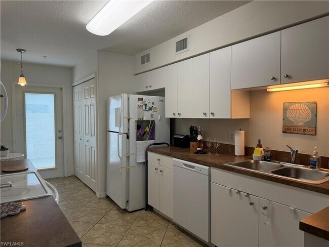 Building Photo - 26691 Rosewood Pointe Dr