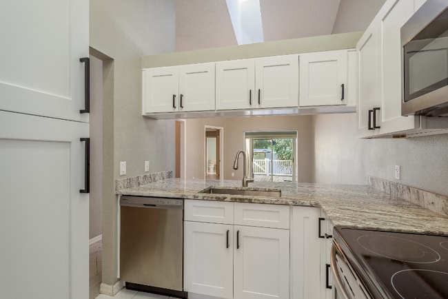 Building Photo - 406 S Bayview Blvd