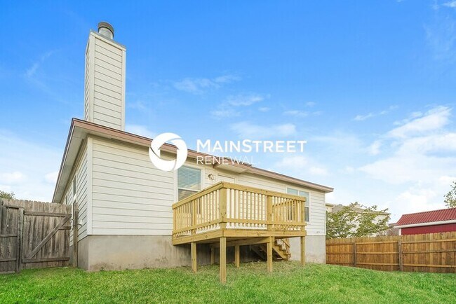 Building Photo - 3 Bedroom Pet-Friendly Home in San Antonio, TX with Main Street Renewal