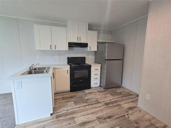 Building Photo - 24048 Ermine Rd