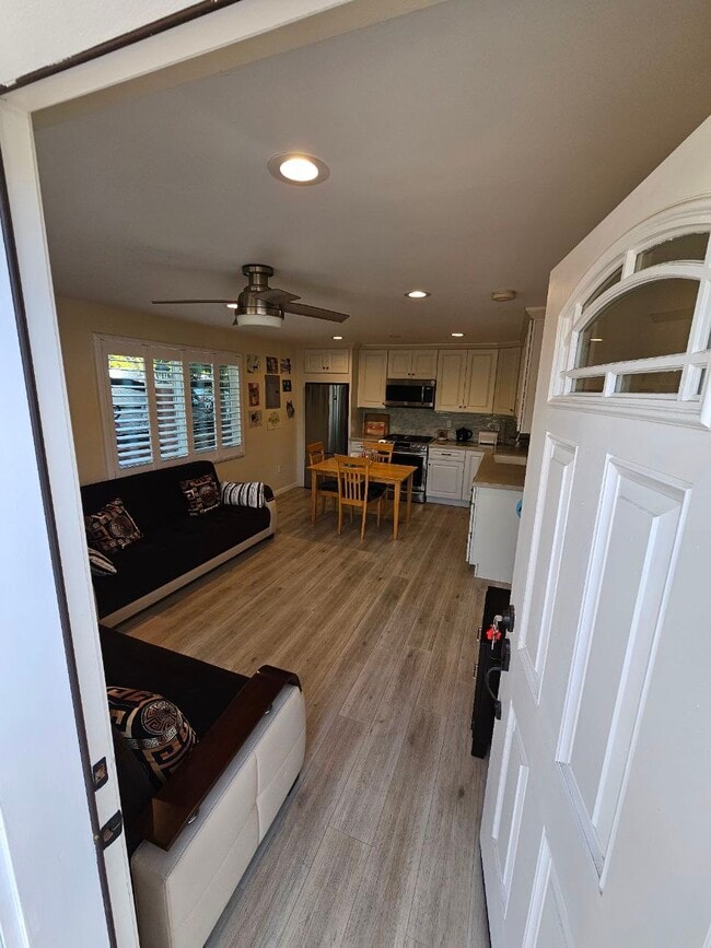 Building Photo - 9771 Paso Robles Ave