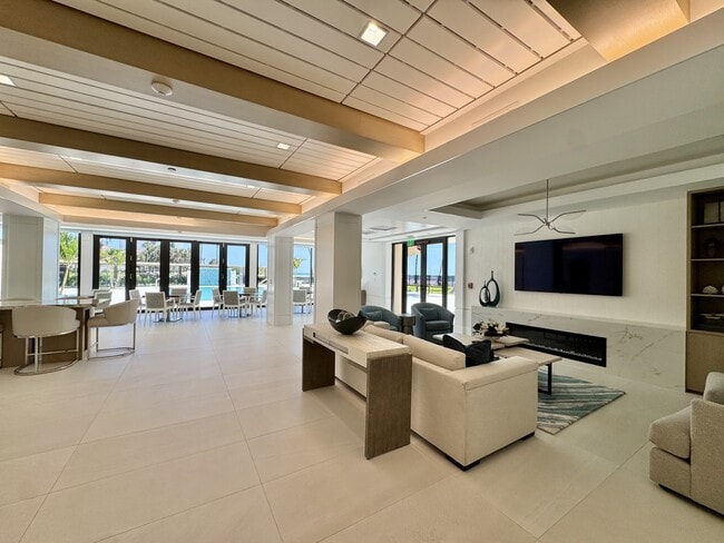 Building Photo - 4001 Gulf Shore Blvd N