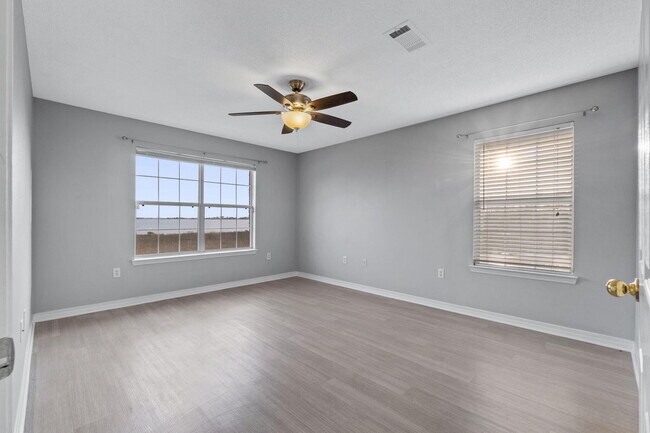 Building Photo - 742 Saltair Ln