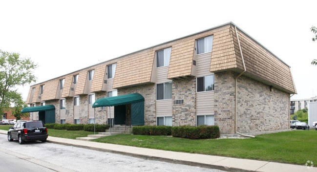 Building Photo - PIONEER MANOR. -750-754