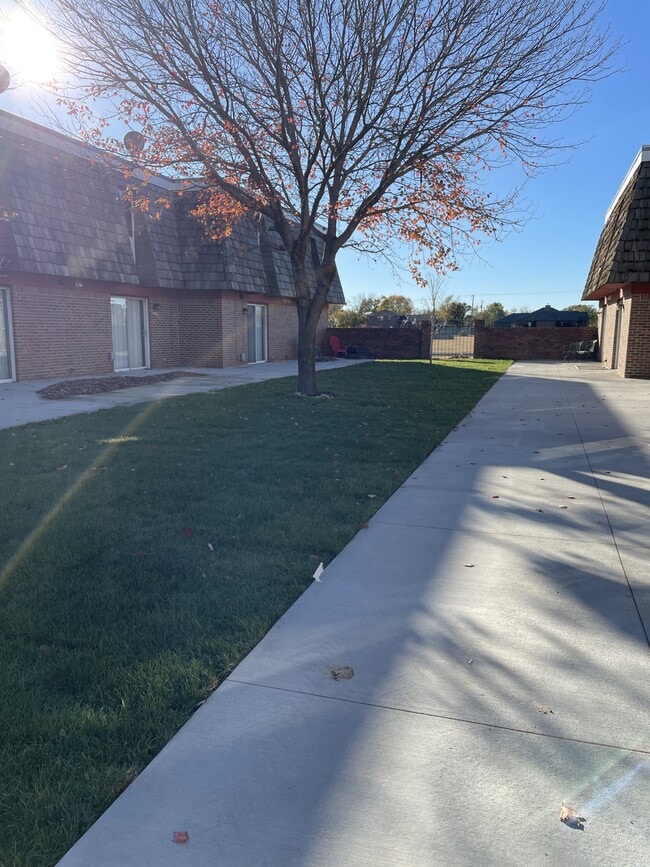 Building Photo - 2600 Adams St