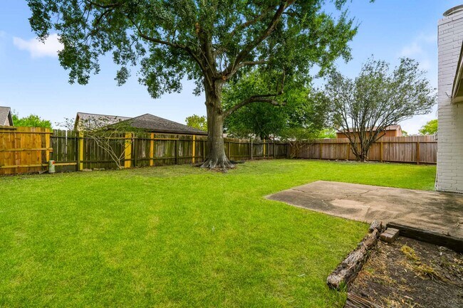 Building Photo - 1310 Mossridge Dr