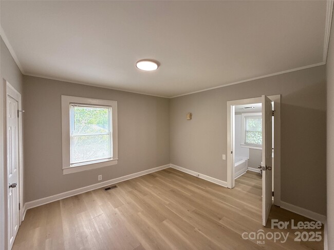 Building Photo - 831 Cason St