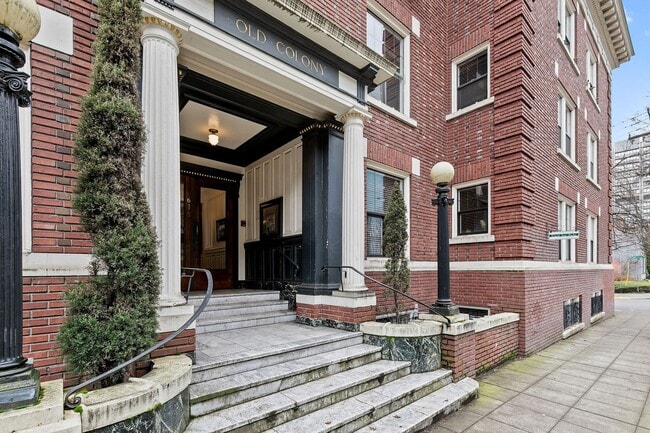 Building Photo - 615 Boren Ave
