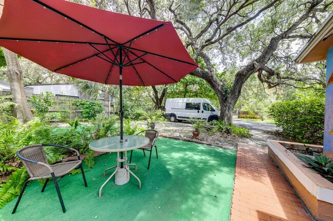 Building Photo - 1760 NE 144th St