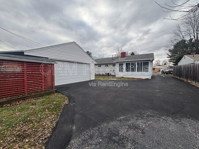 Building Photo - 202 Lody Ln