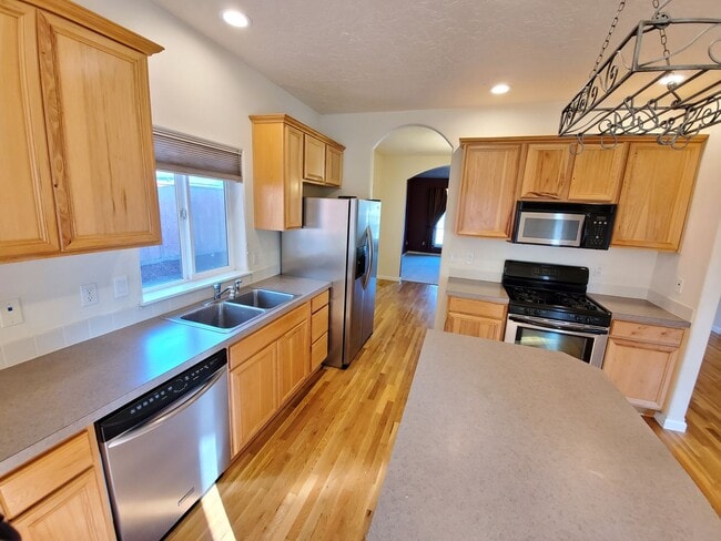 Building Photo - Beautiful Spacious home in North Albany - ...