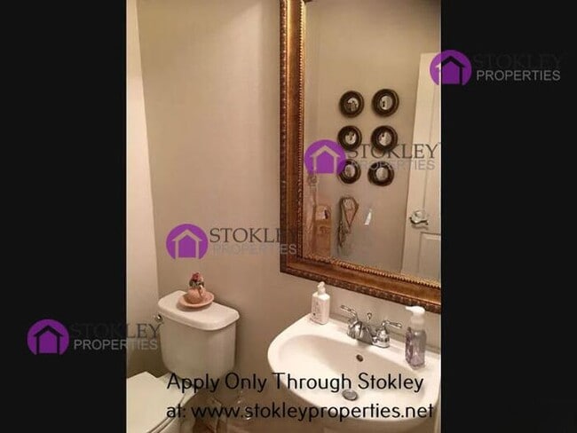 Building Photo - 2103 Maidenhair Way