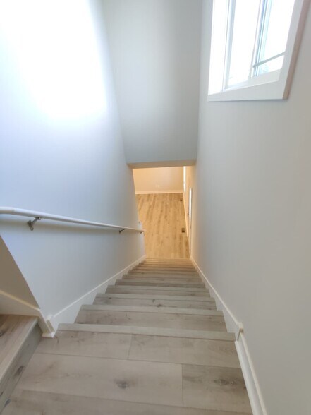 Building Photo - 2768 Clover Ridge Dr