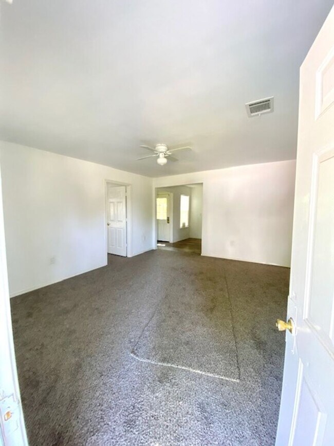 Building Photo - RECENTLY REMODELED 3 BEDROOM HOME IN HOUSTON