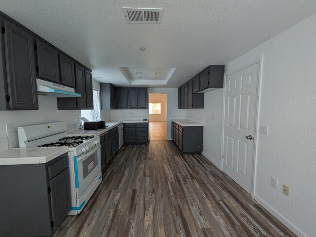 Building Photo - 583 Hildale Cir