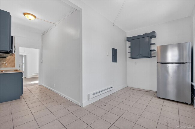 Building Photo - 49 S Hamilton St