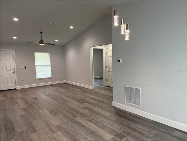 Building Photo - 15424 SW 27th Ln