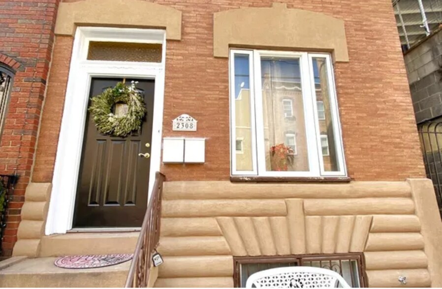 Building Photo - 2308 S 15th St