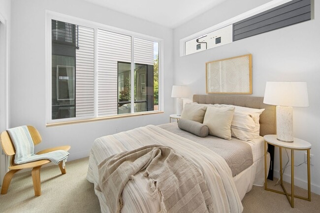 Building Photo - New Luxury Townhome in Seattle 3bed/2bath ...