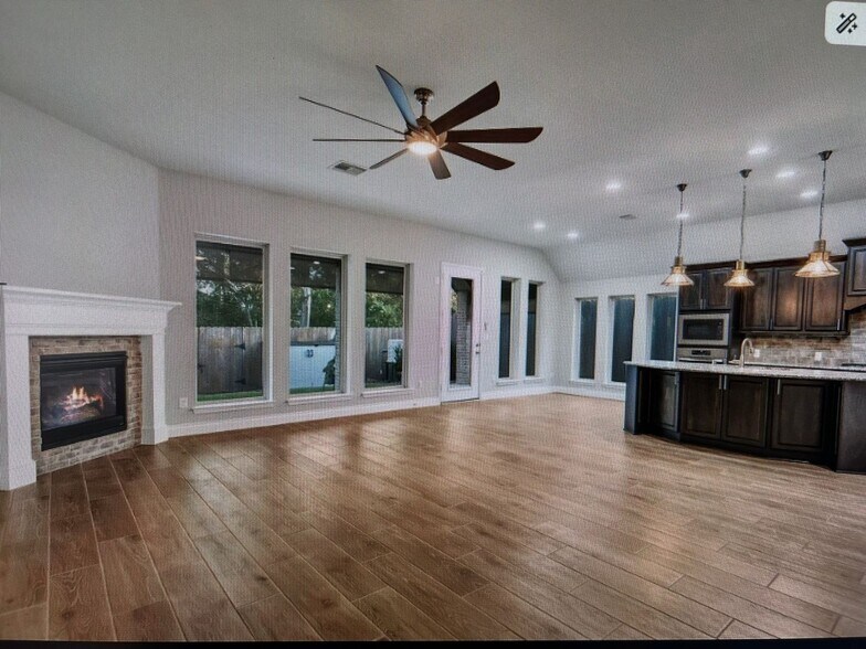Building Photo - 23637 Sage Villa Dr