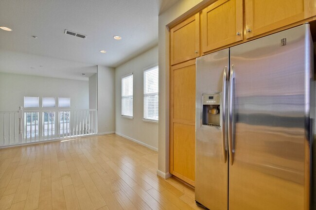 Building Photo - Wow! What a Great Home! Available Now!