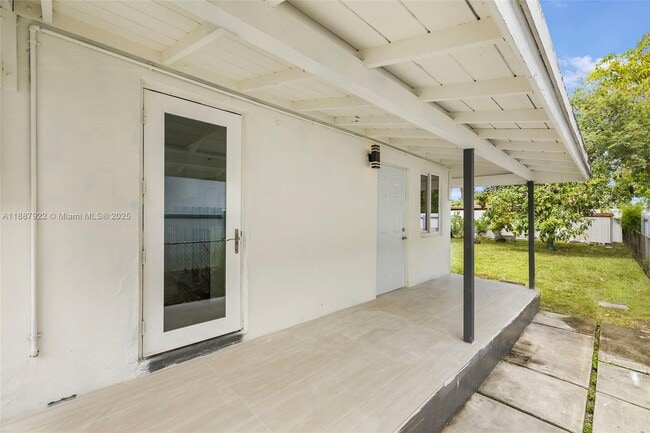 Building Photo - 1232 NW 32nd Pl