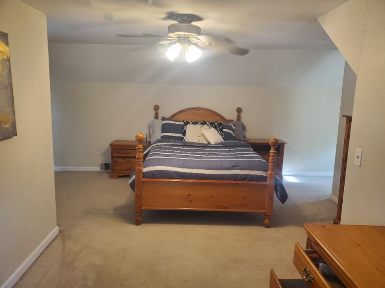 Building Photo - 1170 Dover Center Rd