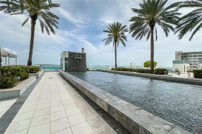Building Photo - 1331 Brickell Bay Dr