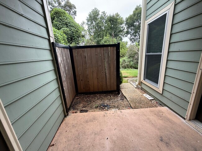 Building Photo - 1103 Canyon Point Cir