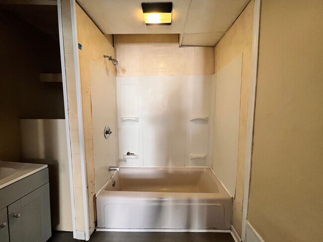 Building Photo - 3010 Warsaw St