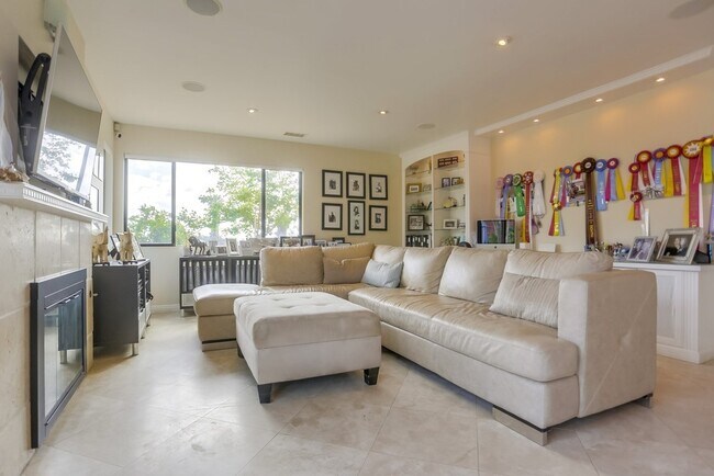 Building Photo - Beautiful La Jolla Alta Home!