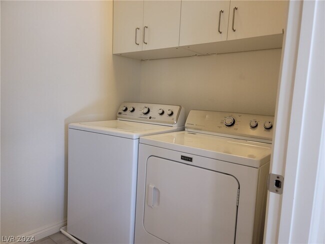 Building Photo - 9149 Cocowoods Pl