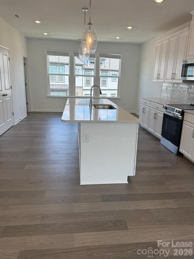Building Photo - 2143 Hawksworth Ln