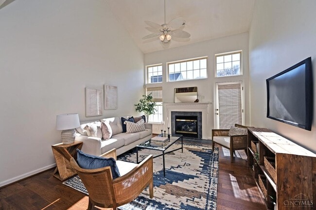 Building Photo - 7135 Thorndale Ln