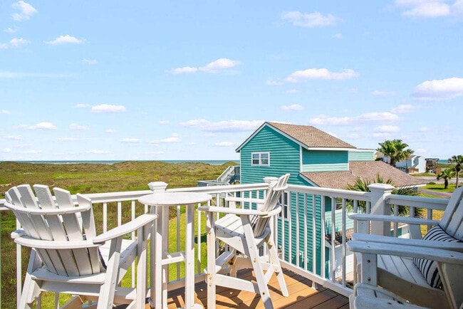 Building Photo - 165 Beach View