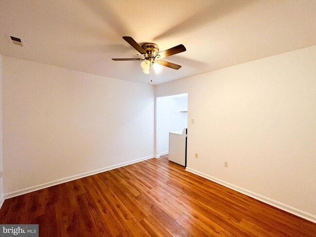 Building Photo - 12443 Old Colony Dr