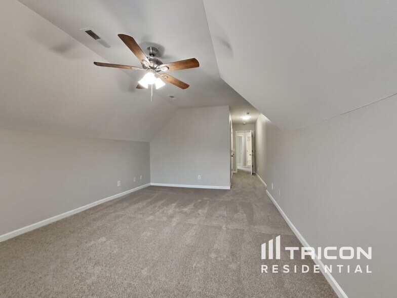 Building Photo - 827 Peachtree Meadows Cir
