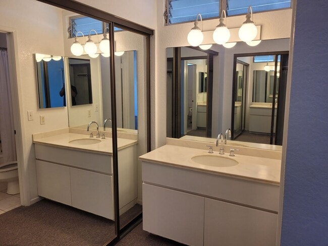 Building Photo - Quiet w/Beautiful Ocean Views 3bd, 2.5bath, SF w/2 car garage 1655sqft unit . $3900