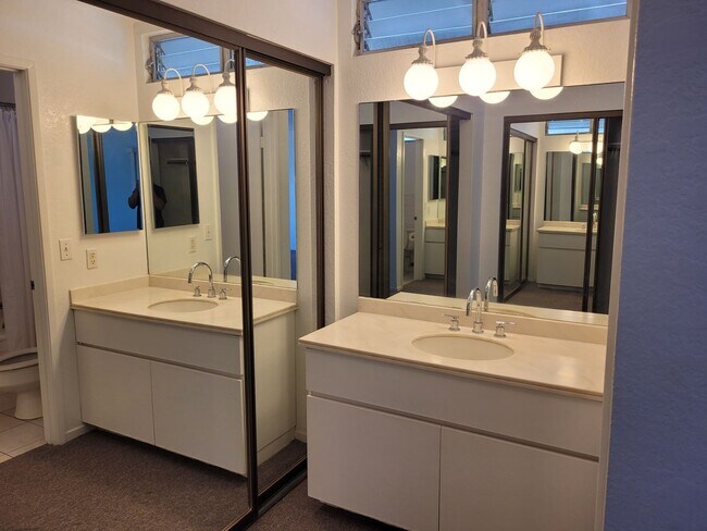 Building Photo - Quiet w/Beautiful Ocean Views 3bd, 2.5bath, SF w/2 car garage 1655sqft unit . $4200