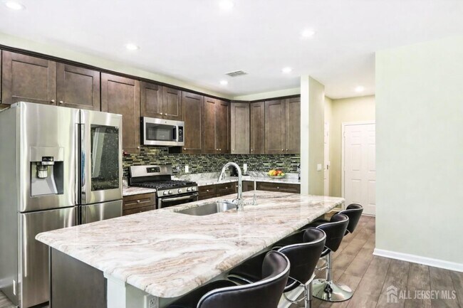 Building Photo - 206 Shields Ct