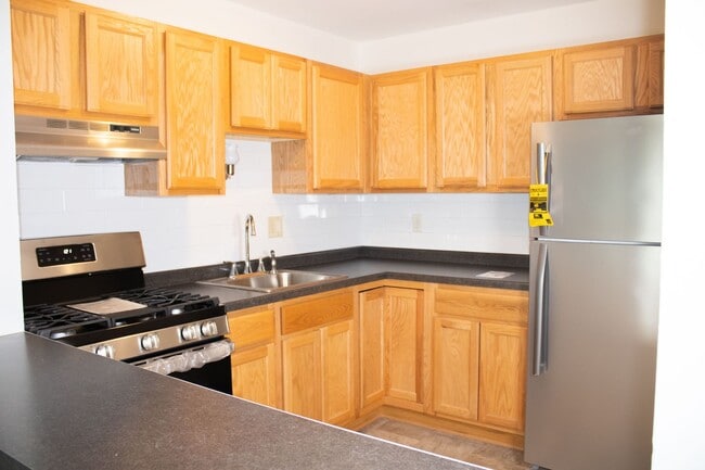 Building Photo - Updated 1 Bedroom Condo in Brown Deer