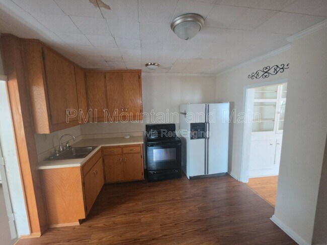 Building Photo - 41 Westwood Pl