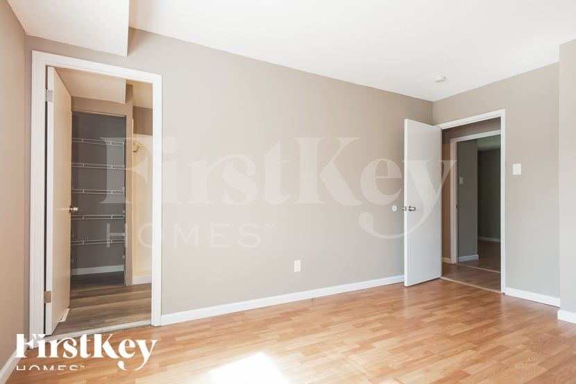 Building Photo - 9553 Winkler Dr