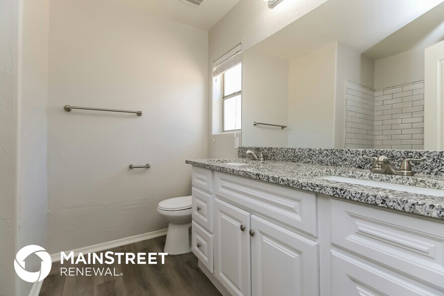 Building Photo - 44035 W Snow Dr