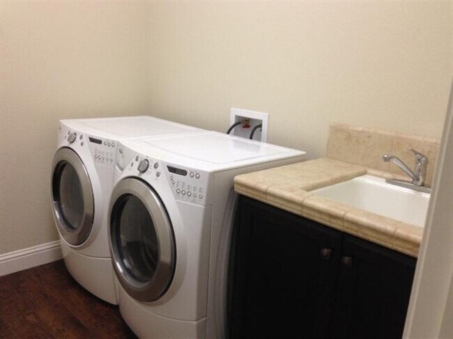 Building Photo - 11323 N Via Ventana Way