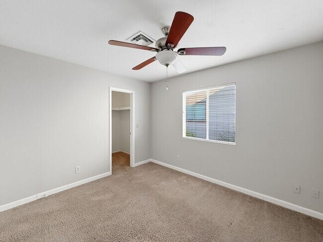 Building Photo - 3 Bedroom Home In Heart of Chandler for Rent