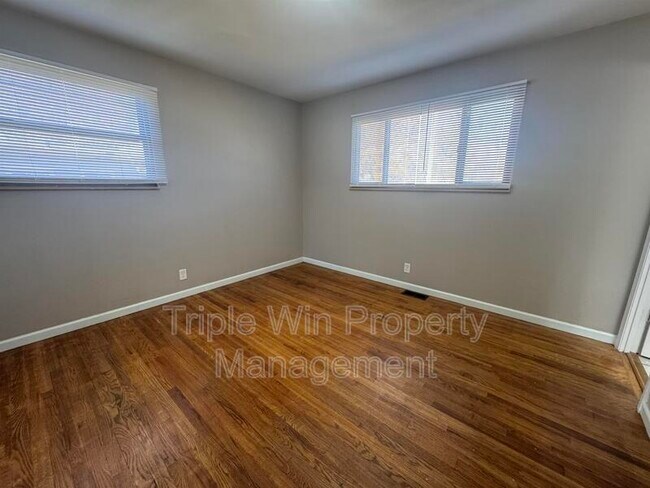 Building Photo - 775 Crabapple Ln